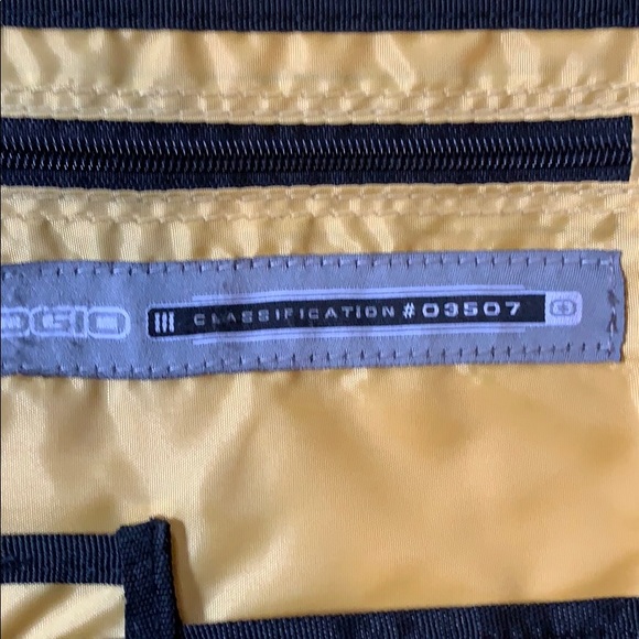 OGIO Street messenger Bag - Picture 3 of 8